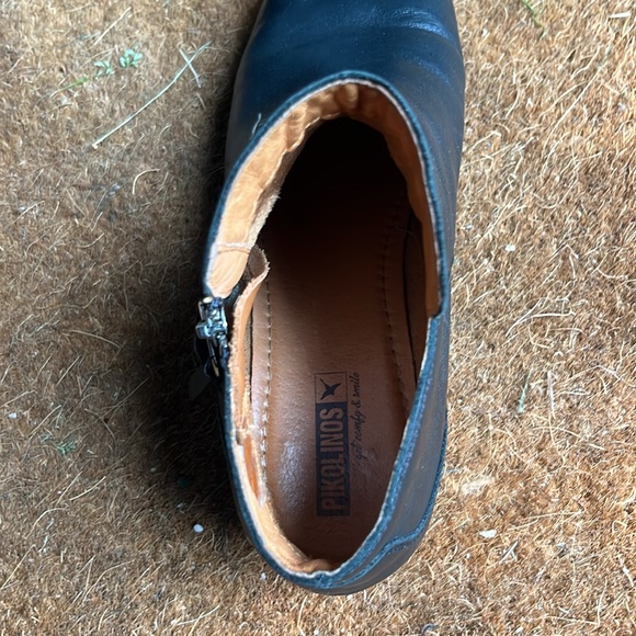 Black soft leather ankle boots waterproof - DAROCA
PIKOLINOS - Picture 4 of 4